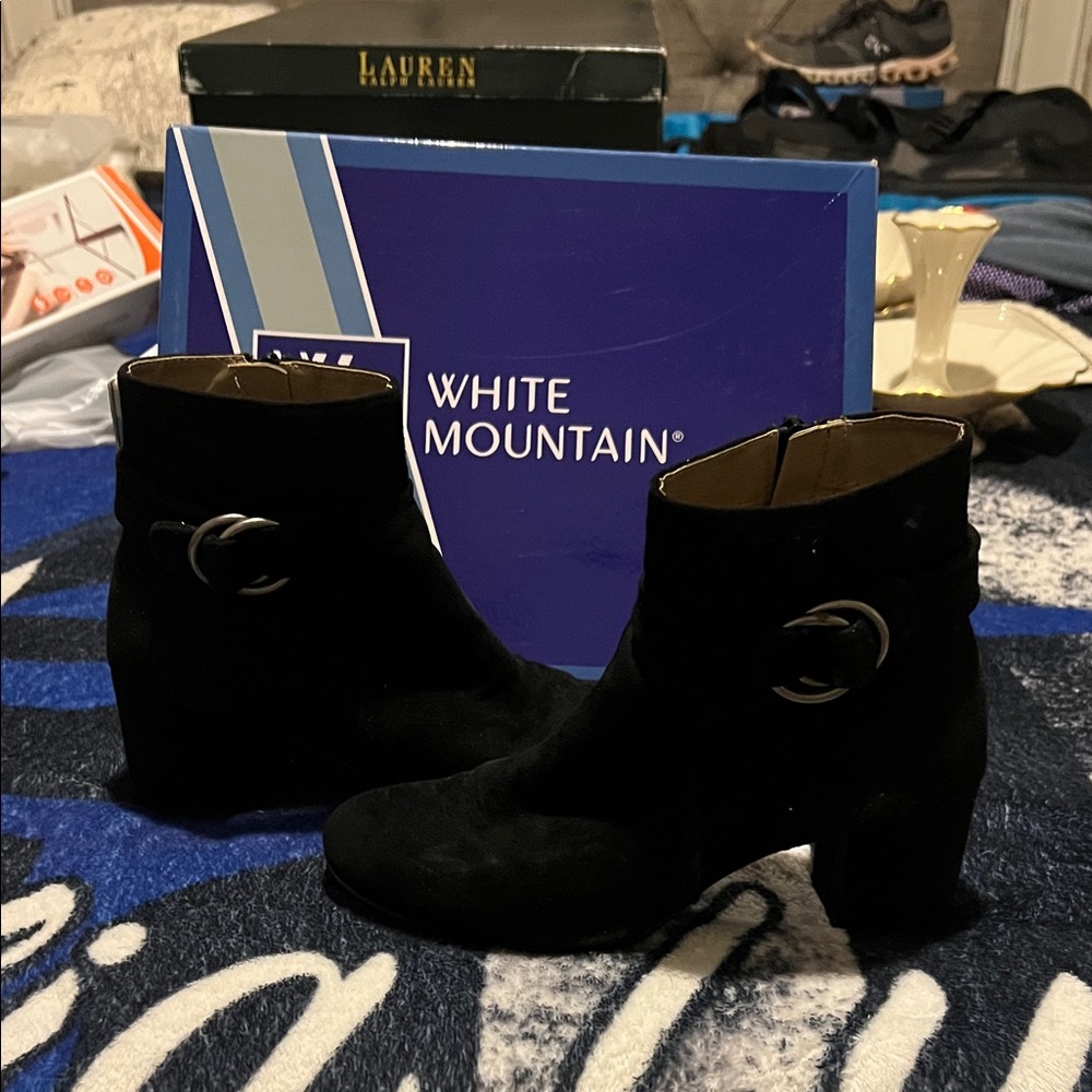 White Mountain Suede Black Ankle Booties